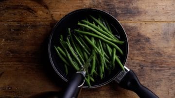 add water to green beans and simmer