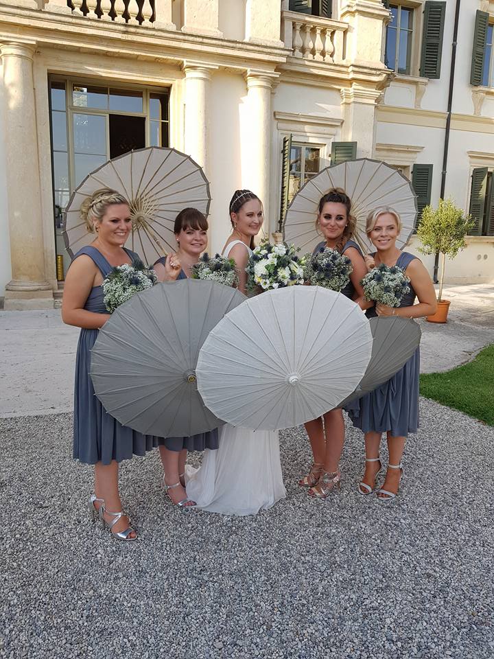 bride and bridemaids and villa bertani