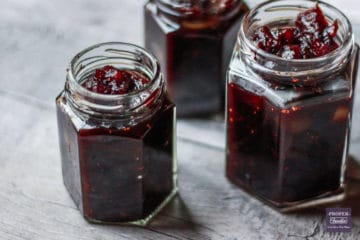 fig chutney in jars