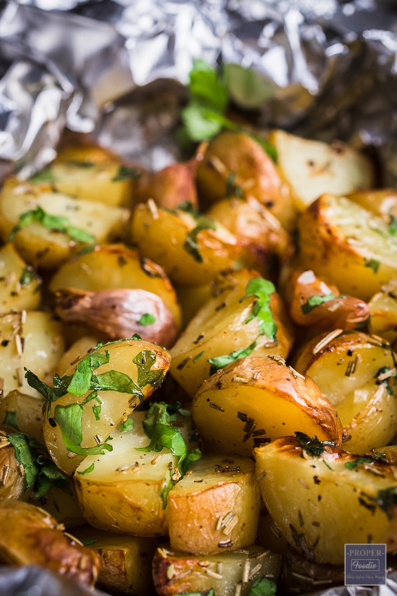 garlic and rosemary roast potatoes