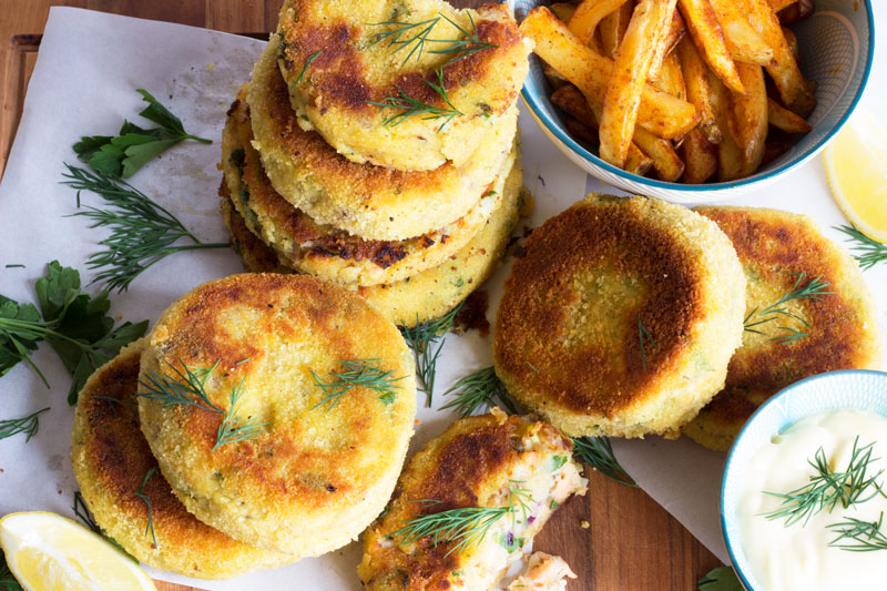 salmon fishcakes homemade mayo and paprika chips